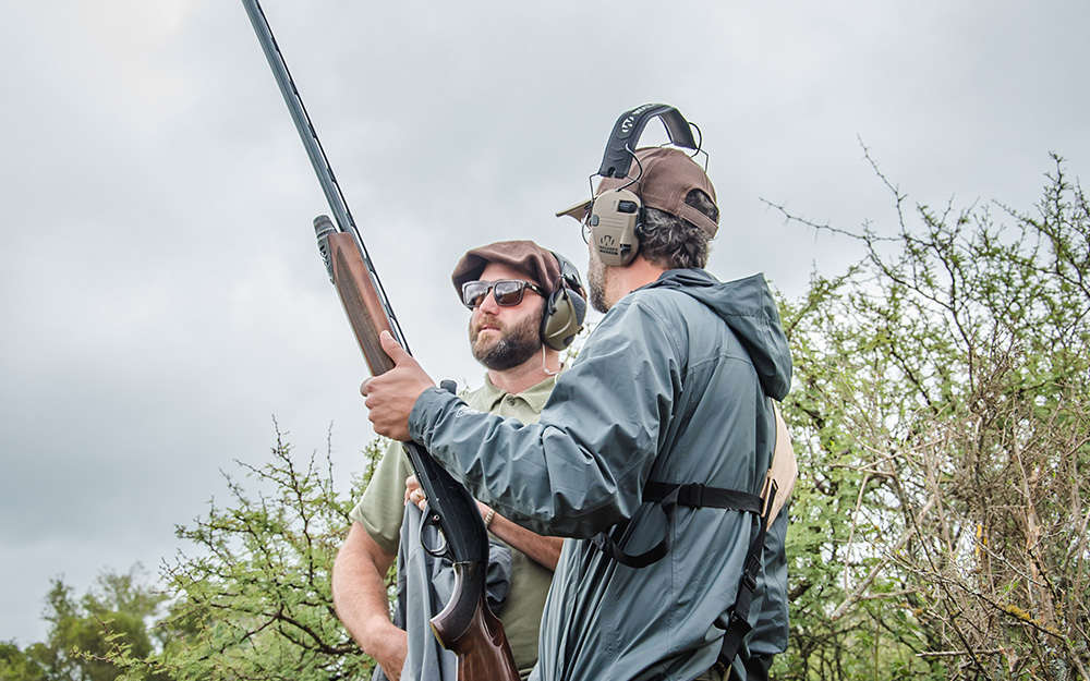 Guide and hunter together in the Córdoba field